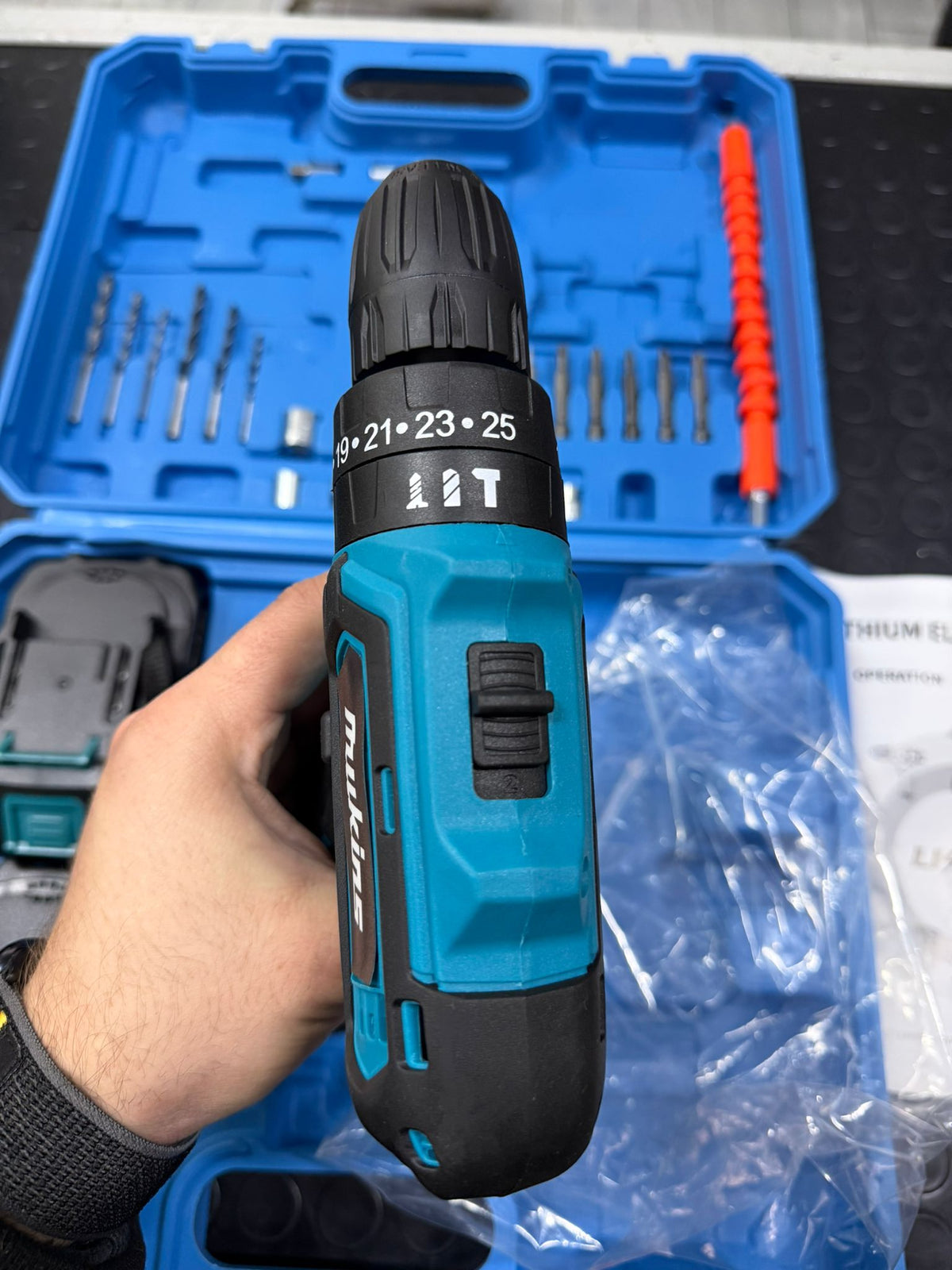 KIT AVVITATORE 48VF + ACCESSORI 2 BATTERIE E CARICABATTERIE