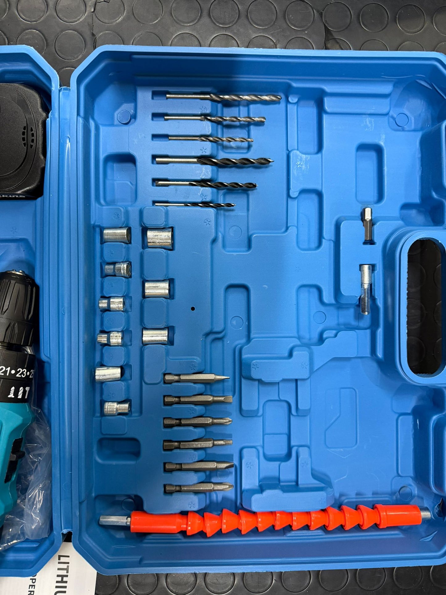 KIT AVVITATORE 48VF + ACCESSORI 2 BATTERIE E CARICABATTERIE